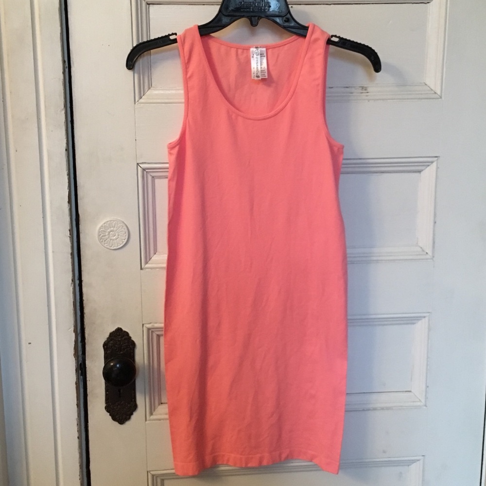 NWOT pink bodycon dress